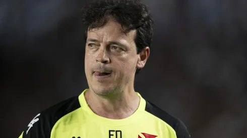 Vasco de Diniz já iniciou a preparação para encarar o São Paulo – Foto: Jorge Rodrigues/AGIF