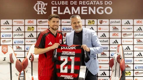 Jorginho foi apresentado pelo Flamengo. Foto: Adriano Fontes/Flamengo