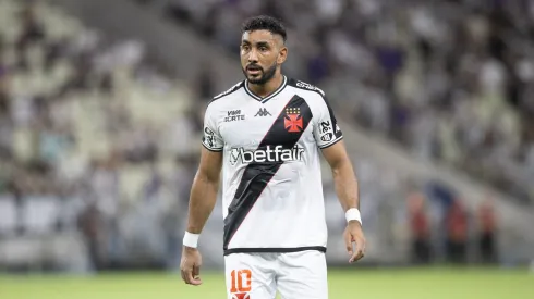 Payet, ex-jogador do Vasco, durante partida contra o Ceará, pelo Brasileirão Betano. Foto: Baggio Rodrigues/AGIF.
