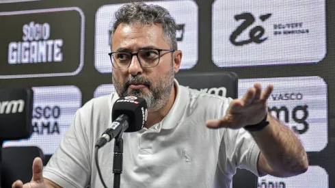 Alexandre Mattos faz ligação no Cruzeiro. – Foto: Thiago Ribeiro/AGIF