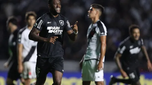 Bastos em ação pelo Botafogo (Photo by Wagner Meier/Getty Images)