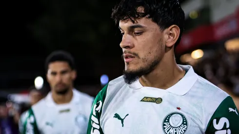 SP – BRAGANCA PAULISTA – 18/05/2025 – BRASILEIRO A 2025, BRAGANTINO X PALMEIRAS – Gustavo Gomez jogador do Palmeiras durante entrada em campo para partida contra o Bragantino no estadio Cicero De Souza Marques pelo campeonato Brasileiro A 2025. Foto: Fabio Giannelli/AGIF