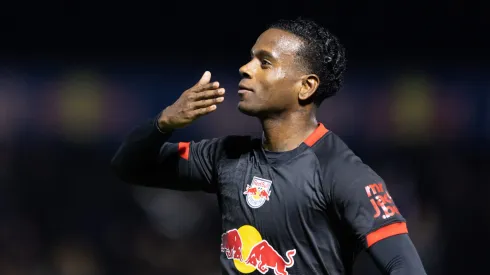 SP – BRAGANCA PAULISTA – 03/07/2024 – BRASILEIRO A 2024, BRAGANTINO X ATLETICO-GO – Helinho jogador do Bragantino comemora seu gol durante partida contra o Atletico-GO no estadio Nabi Abi Chedid pelo campeonato Brasileiro A 2024. Foto: Diogo Reis/AGIF