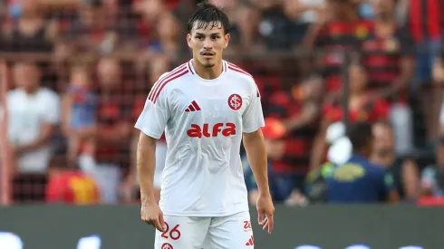 Bernabéi jogador do Internacional durante a partida entre Sport e Internacional no Estádio da Ilha do Retiro em Recife (PE), pelo campeonato brasileiro Série A.