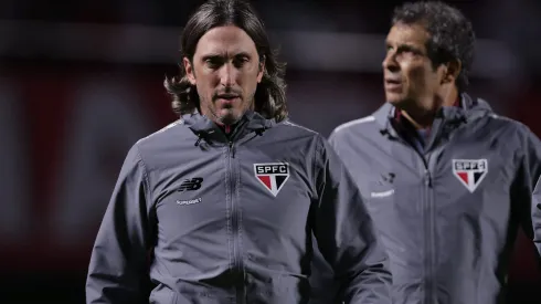 SP – SAO PAULO – 14/05/2025 – COPA LIBERTADORES 2025, SAO PAULO X LIBERTAD – Luis Zubeldia tecnico do Sao Paulo durante partida contra o Libertad no estadio Morumbi pelo campeonato Copa Libertadores 2025. Foto: Ettore Chiereguini/AGIF