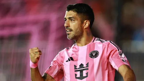 Suárez comemora gol pelo Inter Miami. Photo by Carmen Mandato/Getty Images