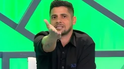 Cicinho, atualmente comentarista do Jogo Aberto. Foto: Reprodução/Arena SBT