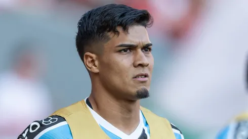 Arezo pode deixar o Grêmio nesta janela. Foto: Liamara Polli/AGIF