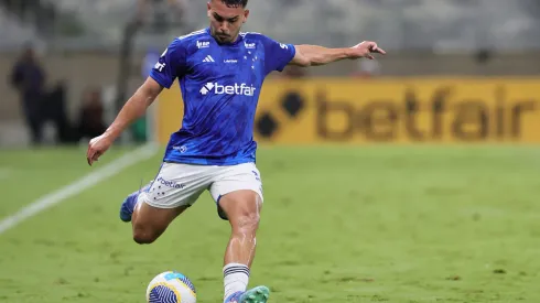 MG – BELO HORIZONTE – 04/12/2024 – BRASILEIRO A 2024, CRUZEIRO X PALMEIRAS – Peralta jogador do Cruzeiro durante partida contra o Palmeiras no estadio Mineirao pelo campeonato Brasileiro A 2024. Foto: Gilson Lobo/AGIF
