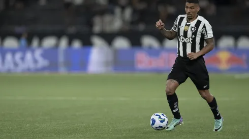 RJ – RIO DE JANEIRO – 30/04/2025 – COPA DO BRASIL 2025, BOTAFOGO X CAPITAL – Allan jogador do Botafogo durante partida contra o Capital no estadio Engenhao pelo campeonato Copa Do Brasil 2025. Foto: Jorge Rodrigues/AGIF
