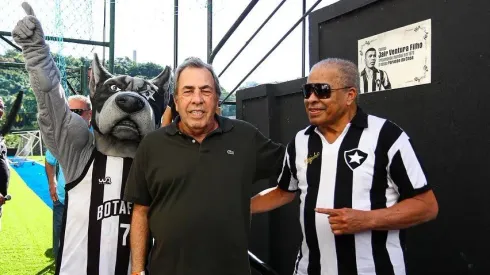 Montenegro, ex-presidente do Botafogo, ao lado do ídolo Jairzinho. Foto: Wallace Lima/Botafogo.