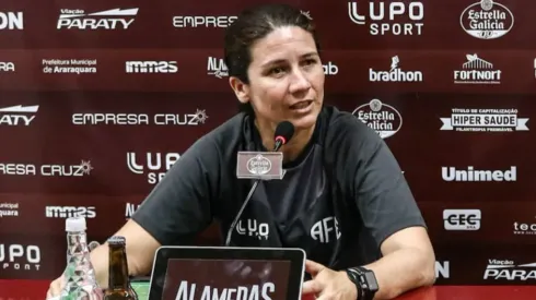 Jéssica de Lima, ex-treinadora da Ferroviária (Foto/Reprodução)