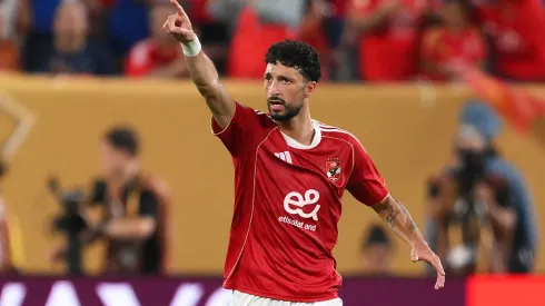 Abou Ali foi o destaque em Al-Alhy contra o Porto ao marcado três gols. Foto: David Ramos/Getty Images)