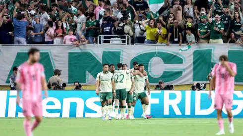 MIAMI GARDENS, FLORIDA – JUNE 23: Mauricio #18 of Palmeiras celebrates scoring his team's second goal with Vitor Roque #9, Paulinho #10, Joaquin Piquerez #22, and teammates during the FIFA Club World Cup 2025 group A match between Internacional CF Miami and SE Palmeiras at Hard Rock Stadium on June 23, 2025 in Miami Gardens, Florida. (Photo by Megan Briggs/Getty Images)