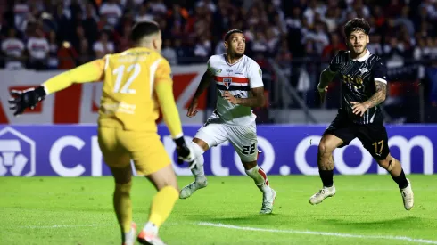 SP – SAO PAULO – 14/05/2025 – COPA LIBERTADORES 2025, SAO PAULO X LIBERTAD – Ruan jogador do Sao Paulo durante partida contra o Libertad no estadio Morumbi pelo campeonato Copa Libertadores 2025. Foto: Marcello Zambrana/AGIF