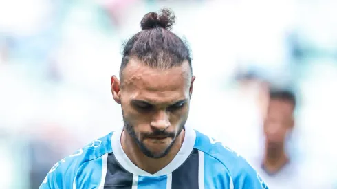 RS – PORTO ALEGRE – 25/05/2025 – BRASILEIRO A 2025, GREMIO X BAHIA – Martin Braithwaite jogador do Gremio comemora seu gol durante partida contra o Bahia no estadio Arena do Gremio pelo campeonato Brasileiro A 2025.
