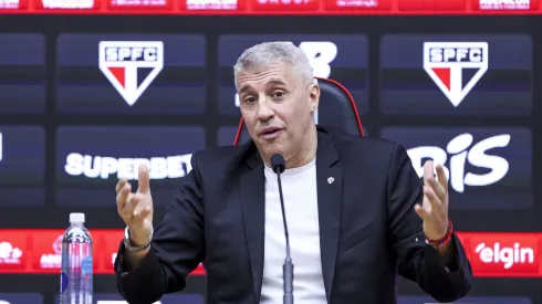 SAO PAULO, BRAZIL – JUNE 24: Newly appointed head coach Hernan Crespo speaks during his unveiling as new coach of Sao Paulo at MorumBIS on June 24, 2025 in Sao Paulo, Brazil. (Photo by Ricardo Moreira/Getty Images)