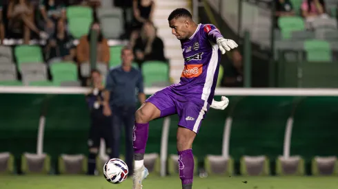 Adriel se envolve em polêmica na Série B