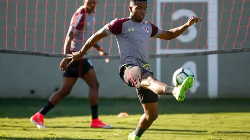 SAO PAULO – SP – 27/06/2017 – TREINO DO SAO PAULO – Thiago Mendes durante treino do Sao Paulo no CT da Barra Funda. Foto: Marcello Zambrana/AGIF