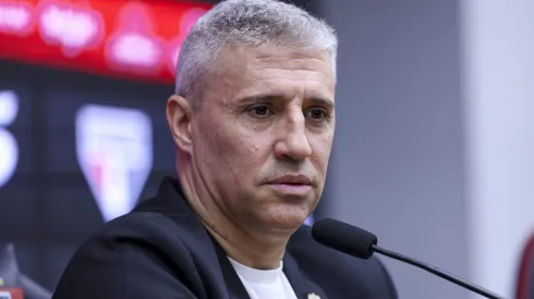 SAO PAULO, BRAZIL – JUNE 24: Newly appointed head coach Hernan Crespo speaks during his unveiling as new coach of Sao Paulo at MorumBIS on June 24, 2025 in Sao Paulo, Brazil. (Photo by Ricardo Moreira/Getty Images)