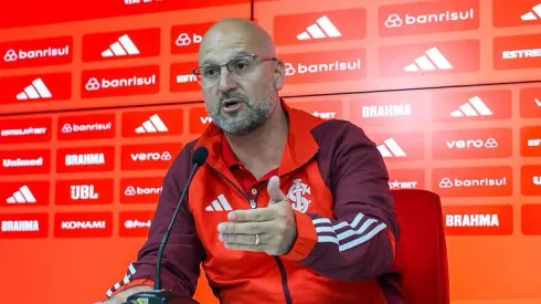 Bisol, em entrevista coletiva no Internacional – Foto Ricardo Duarte/Internacional