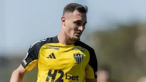 João Marcelo treina na Cidade do Galo