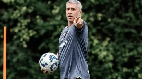 Crespo montou esboço do que será time do SPFC contra o Flamengo – Foto: Divulgação/São Paulo FC