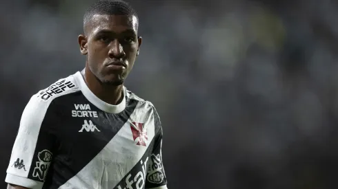Joia do Vasco, Rayan vive bom momento com Fernando Diniz – Foto: Jorge Rodrigues/AGIF