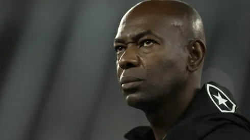 Botafogo deve ser comandado por Caçapa na reapresentação do elenco. Foto: Jorge Rodrigues/AGIF