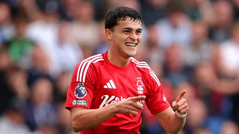 Sosa em partida pelo futebol inglês. Photo by Alex Pantling/Getty Images