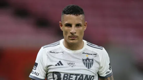 Guilherme Arana e Cuello gera preocupação nos bastidores do Galo visando retorno no Brasileiro