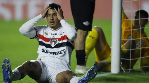 SAO PAULO, BRAZIL – MAY 14: Alan Franco of Sao Paulo reacts during the Copa CONMEBOL Libertadores 2025 Group D match between Sao Paulo and Libertad at MorumBIS on May 14, 2025 in Sao Paulo, Brazil. (Photo by Miguel Schincariol/Getty Images)