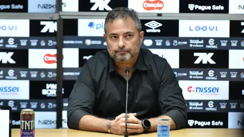 Mattos em coletiva no Santos