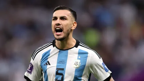 Paredes, volante da Seleção Argentina – Foto: Julian Finney/Getty Images