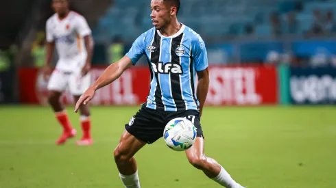RS – PORTO ALEGRE – 08/04/2025 – COPA SUL-AMERICANA 2025, GREMIO X ATLETICO GRAU – Alysson Edward jogador do Gremio durante partida contra o Atletico Grau no estadio Arena do Gremio pelo campeonato Copa Sul-americana 2025. Foto: Maxi Franzoi/AGIF