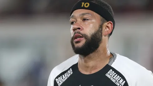 Corinthians vem sofrendo com pagamentos relacionados ao atacante Memphis Depay.