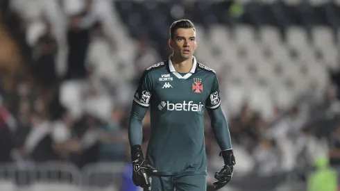 RJ – RIO DE JANEIRO – 31/05/2025 – BRASILEIRO A 2025, VASCO X BRAGANTINO – Leo Jardim goleiro do Vasco durante partida contra o Bragantino no estadio Sao Januario pelo campeonato Brasileiro A 2025. Foto: Thiago Ribeiro/AGIF