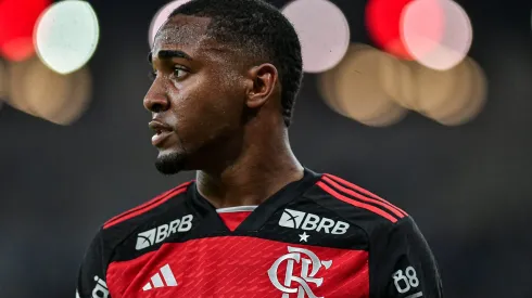 Lorran, jogador do Flamengo, durante partida contra o Gremio no estadio Maracana pelo campeonato Brasileiro A 2024. Foto: Thiago Ribeiro/AGIF