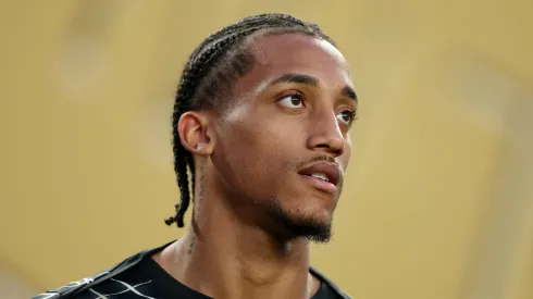 – João Pedro, atacante