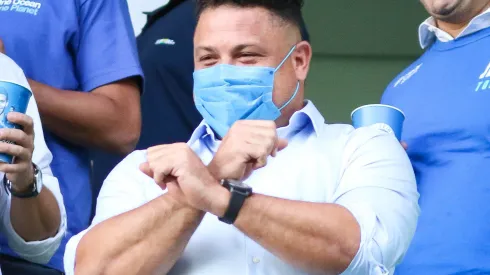 Ronaldo se rende a Vitinha e aponta PSG como favorito contra o Chelsea. Foto: Fernando Moreno/AGIF