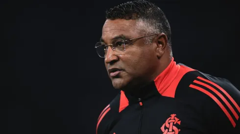 Roger Machado durante partida do Internacional no Brasileirão – Foto: Ettore Chiereguini/AGIF