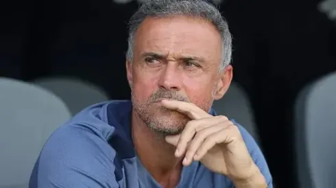 Luis Enrique acompanhando a equipe do PSG – Foto: Alex Grimm/Getty Images