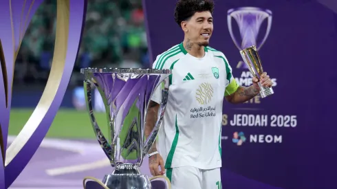 JEDDAH, SAUDI ARABIA – MAY 03: Roberto Firmino of Al-Ahli Saudi pose for a photo with the player of the match trophy during the AFC Champions League Elite Final between Al Ahli and Kawasaki Frontale at the King Abdullah Sports City Hall Stadium on May 03, 2025 in Jeddah, Saudi Arabia. (Photo by Yasser Bakhsh/Getty Images)