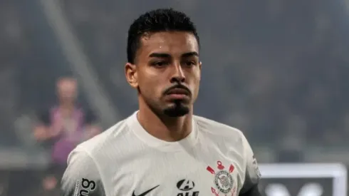 Matheus Bidu em ação pelo Corinthians – Foto: Robson Mafra/AGIF