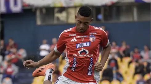 Jordan Barrera com a camisa do Junior – Foto: Junior Barranquillaa