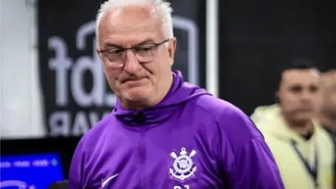 Dorival Júnior acompanhando equipe do Corinthians – Foto: Fabio Giannelli/AGIF