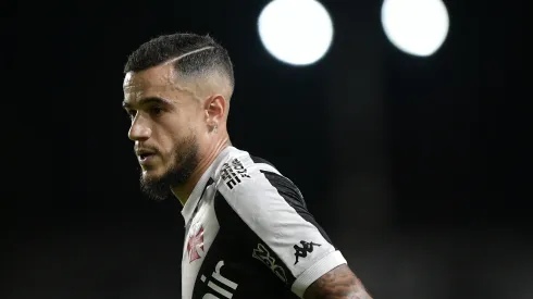 Coutinho em ação pelo Vasco no Campeonato Brasileiro – Foto: Thiago Ribeiro/AGIF