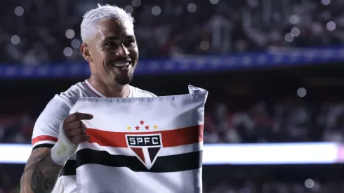 Luciano comemora um de seus gols no clássico contra o Corinthians. Foto: Marcello Zambrana/AGIF