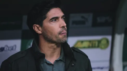 Abel Ferreira durante Palmeiras x Atlético Mineiro – Foto: Ettore Chiereguini/AGIF
