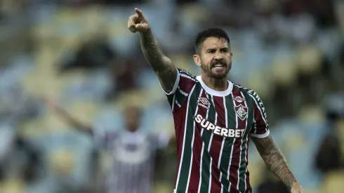 Everaldo jogador do Fluminense reclama com a arbitragem durante partida contra o San Jose no estadio Maracana pelo campeonato Copa Sul-americana 2025. Foto: Jorge Rodrigues/AGIF